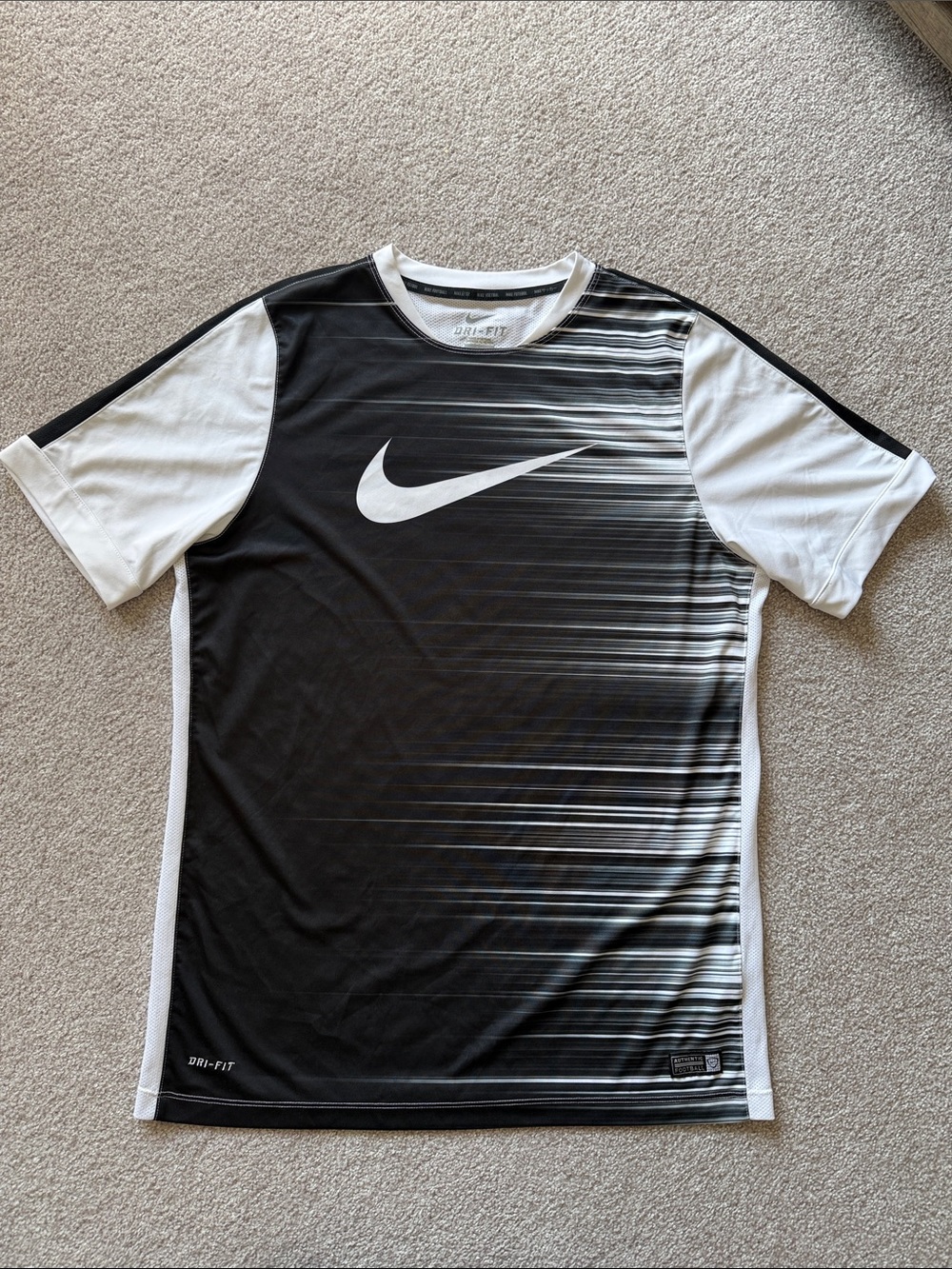 Men’s Nike Black & White Dri-FIT Gradient Graphic Short Sleeve Mesh Tee